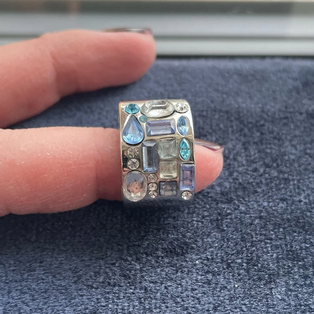 Guess Statement Ring - Picture 2 of 7